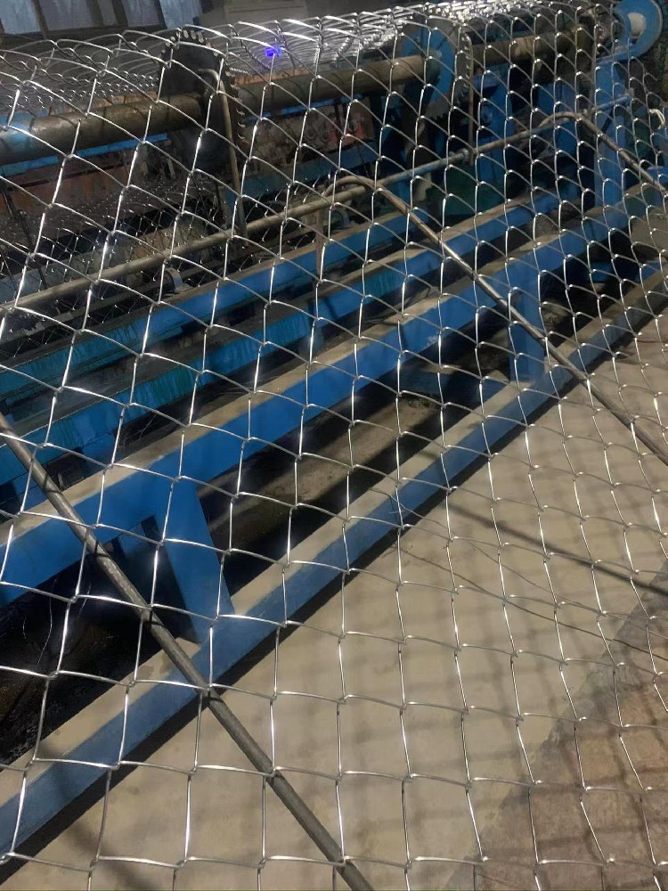 chain link fence